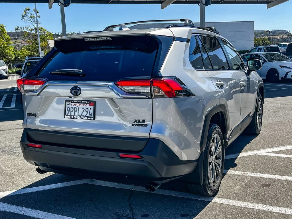 Certified Used 2024 Silver Toyota XLE Premium image 6