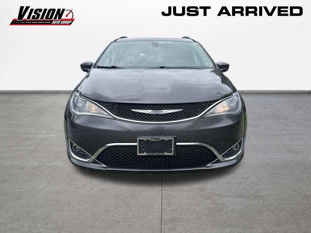 Used 2017 Gray Chrysler Touring L image 7