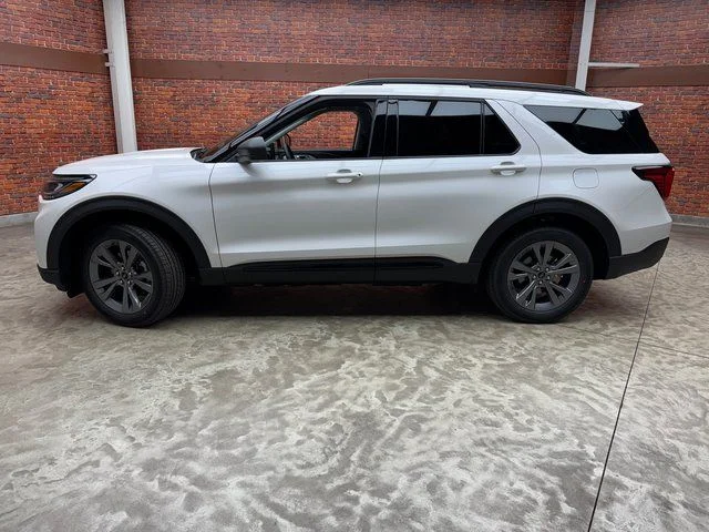 New 2026 Star White Metallic Tri-Coat Ford Active image 2