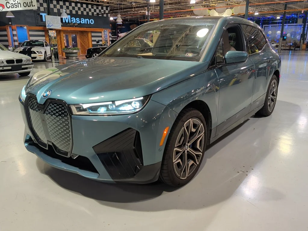 Used 2024 Blue BMW xDrive50 image 3