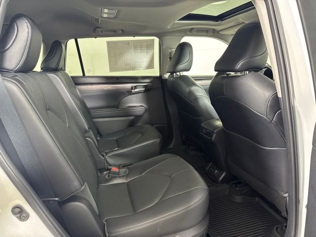 Used 2023 Pearl Toyota Limited image 5
