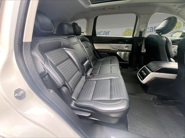 Used 2025 White Lincoln Reserve image 23