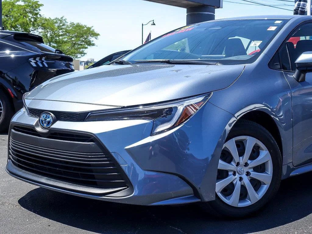 Used 2025 Celestite Toyota LE image 2
