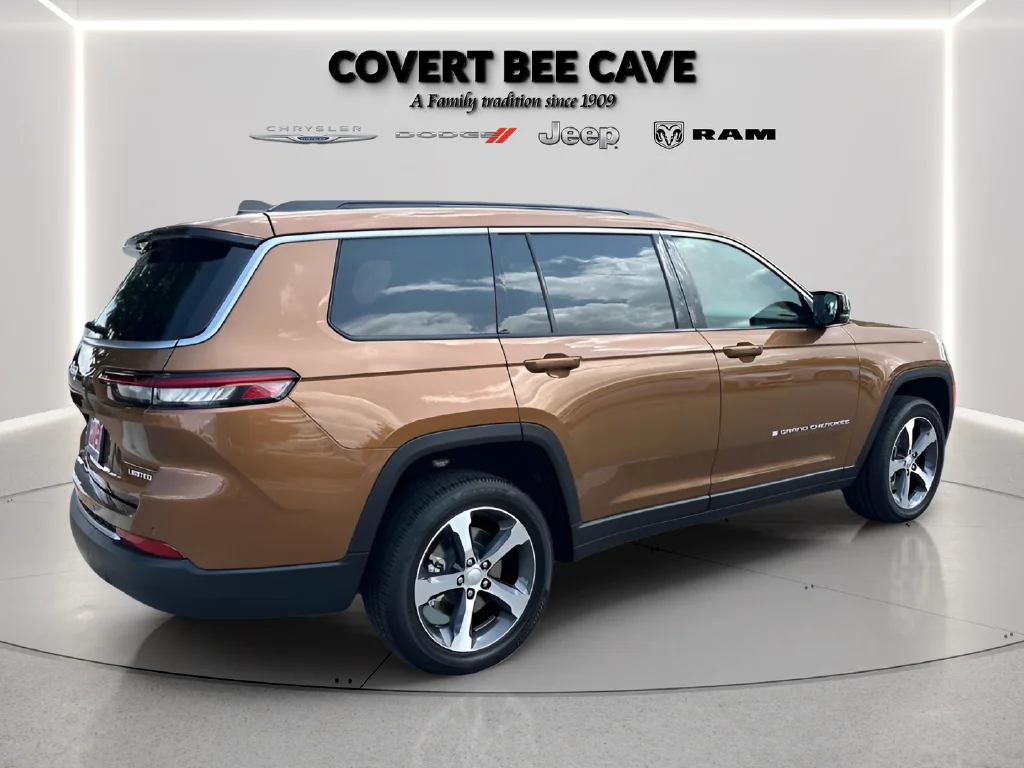 New 2026 Copper Shino Metallic Clear-Coat Exterior Paint Jeep Limited image 11