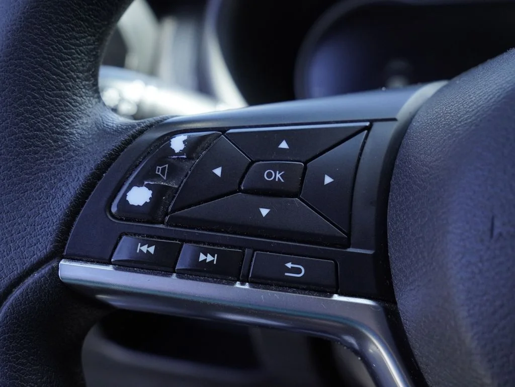 Used 2020 Gray Nissan SV image 10