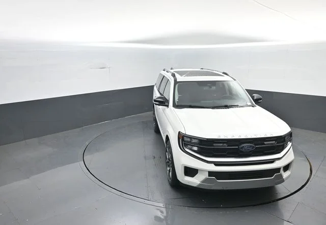 New 2026 Star White Metallic Tri-Coat Ford Platinum® image 26