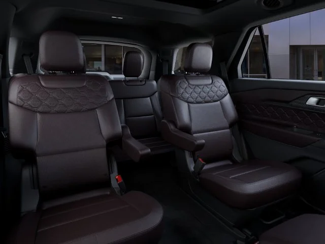 New 2027 Star White Metallic Tri-Coat Ford Platinum image 11