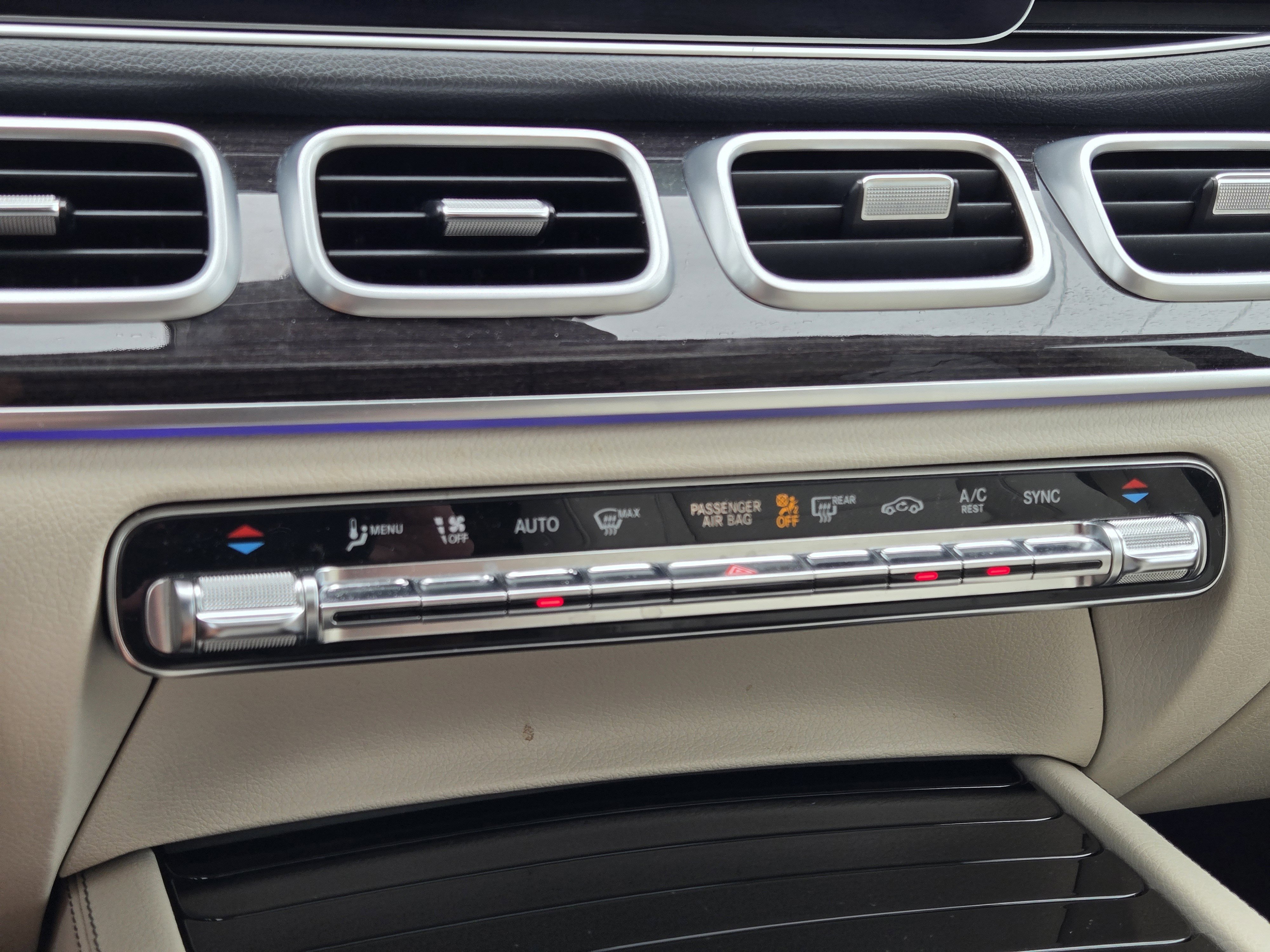 Used 2020 White Mercedes-Benz GLE 350 image 36