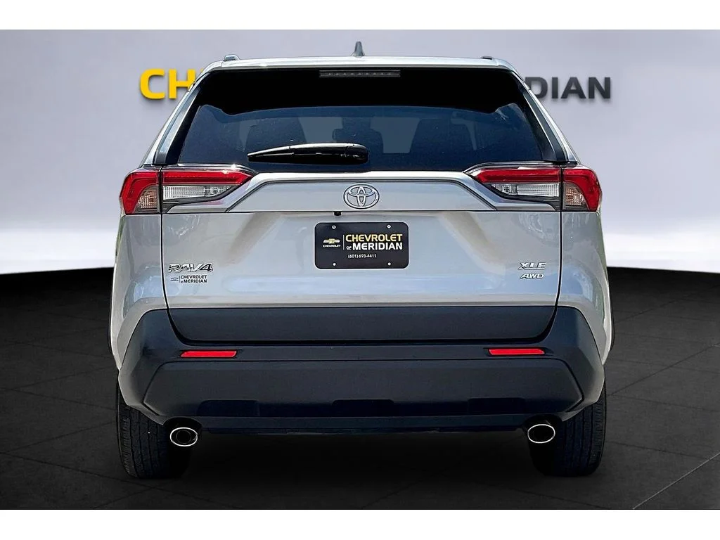 Used 2025 Silver Toyota XLE image 4