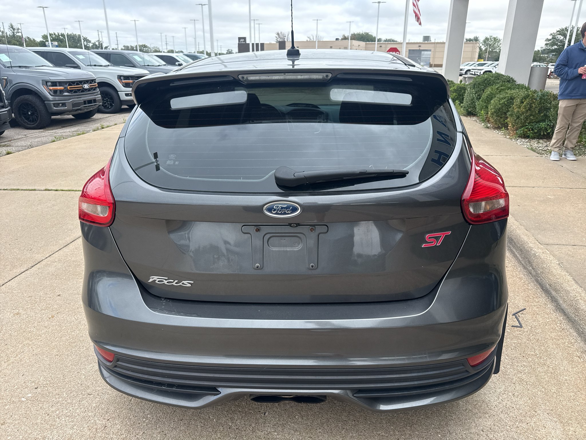 Used 2017 Magnetic Ford ST image 7