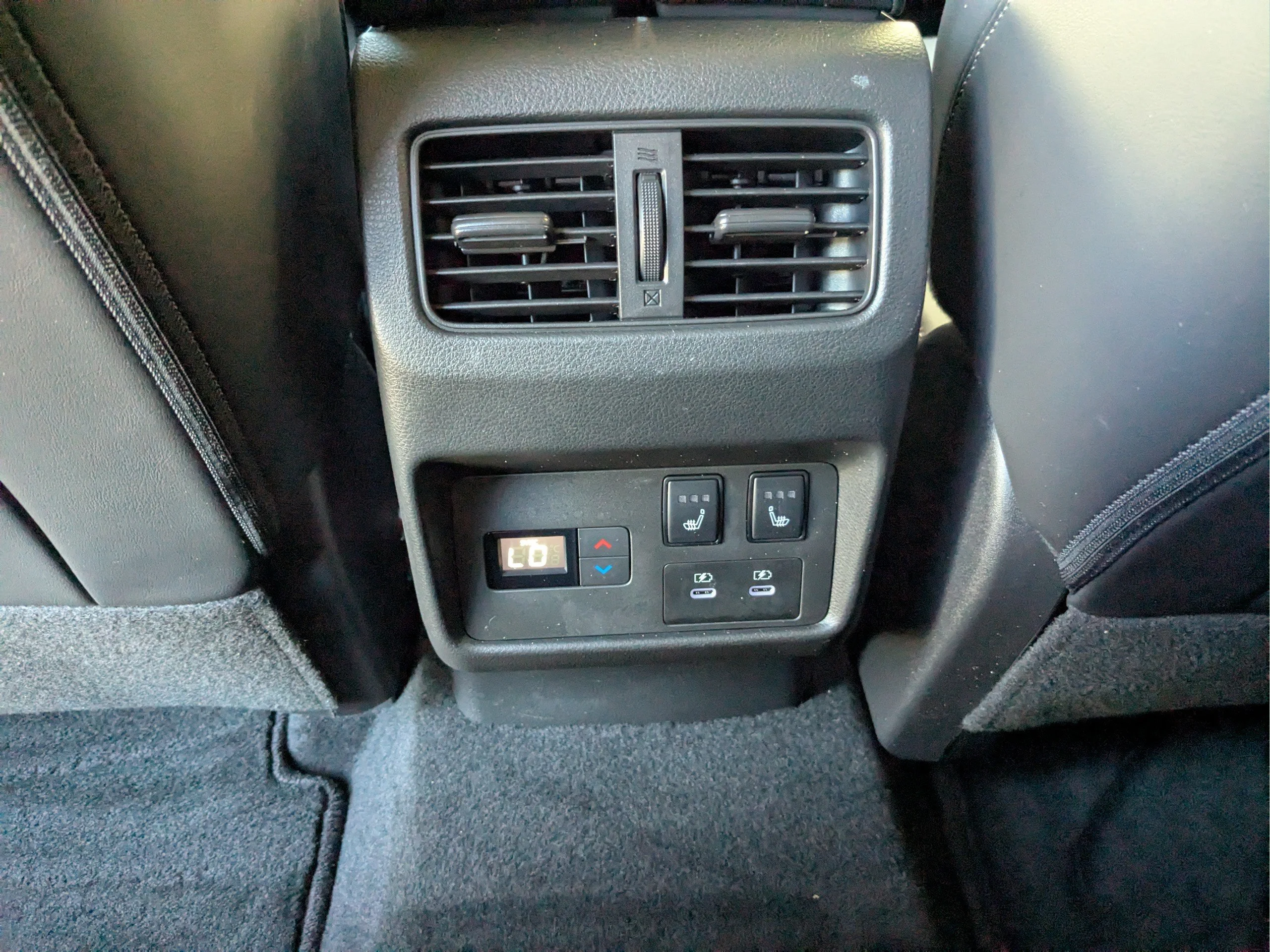 Used 2025 Super Black Nissan Platinum image 11