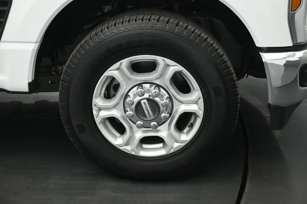 New 2026 Oxford White Ford XLT image 25