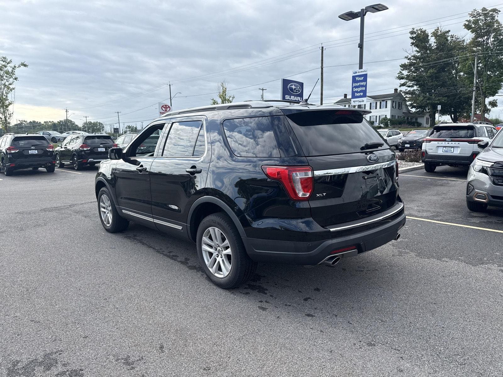 Used 2018 Shadow Black Ford XLT image 5