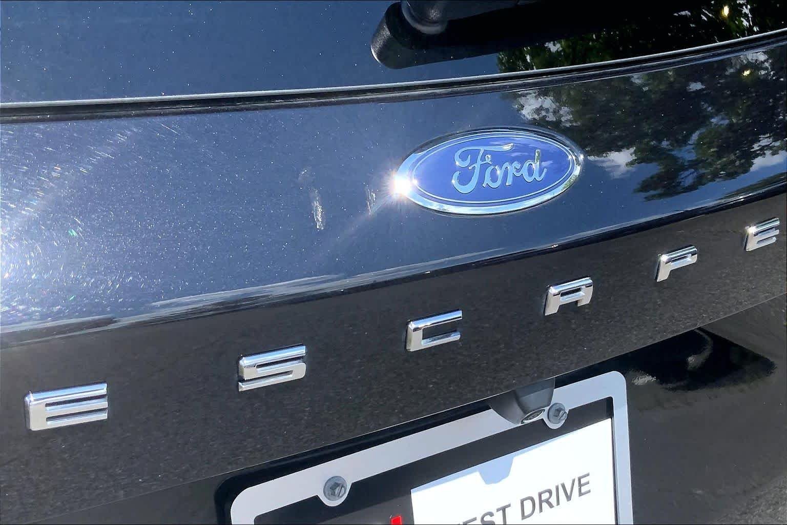 Used 2023 Agate Black Metallic Ford Active image 30