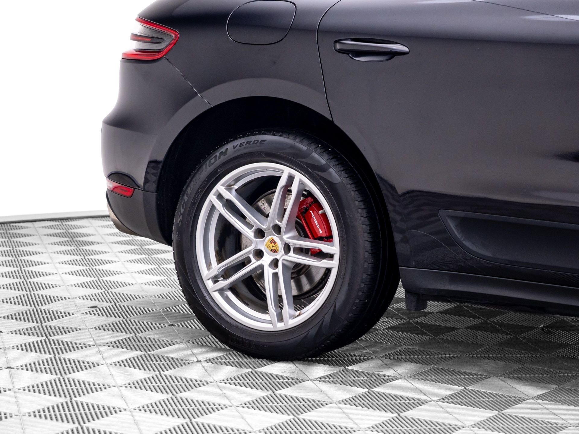Photo 33