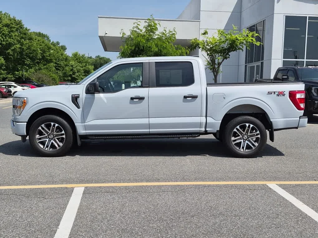 Used 2022 Space White Ford XL image 5