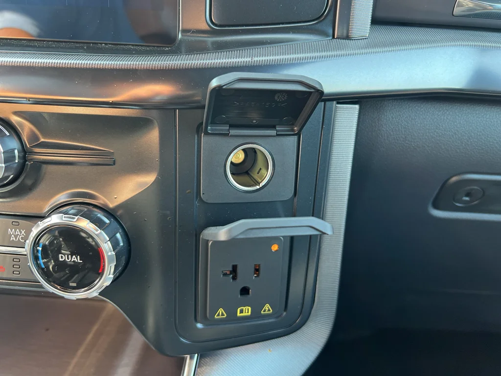 New 2026 Star White Metallic Tri-Coat Ford Platinum® image 22