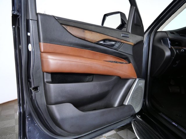Certified Used 2019  Cadillac Premium Luxury image 17