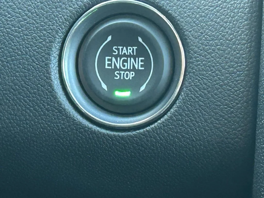 New 2027 Summit White GMC Elevation image 23
