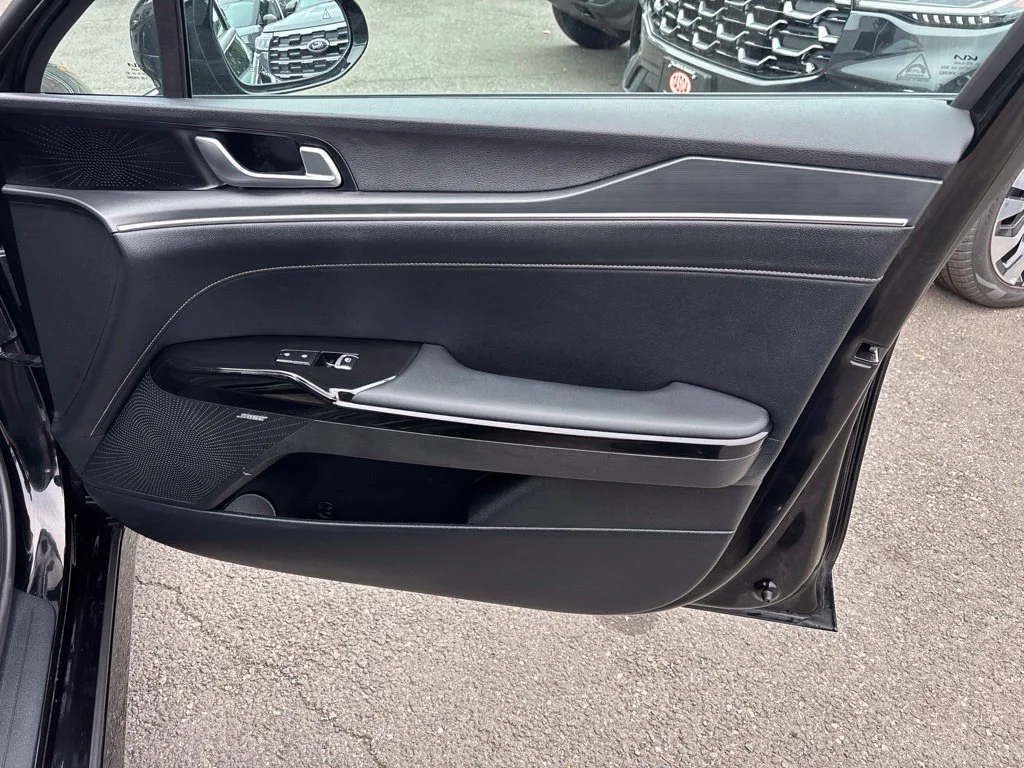 Used 2025 Black Kia GT-Line image 23