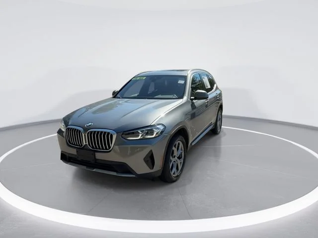 Used 2023 Gray BMW xDrive30i image 3