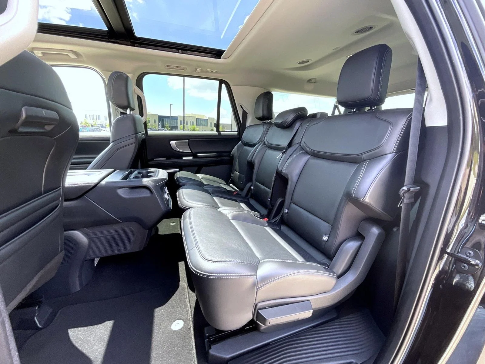 Used 2025 Black Ford Platinum image 19