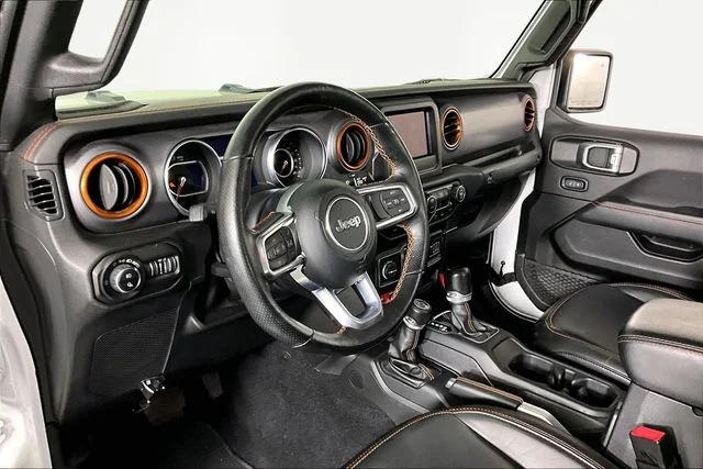 Used 2021 White Jeep Mojave image 16
