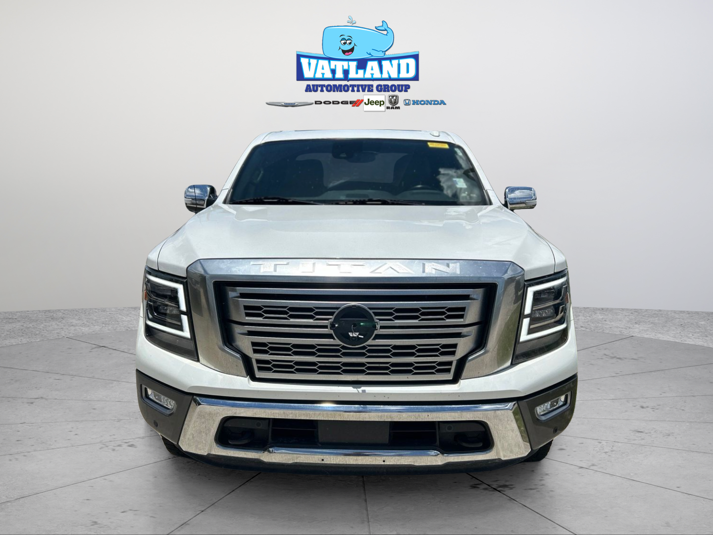 Used 2021 White Nissan Platinum Reserve image 8