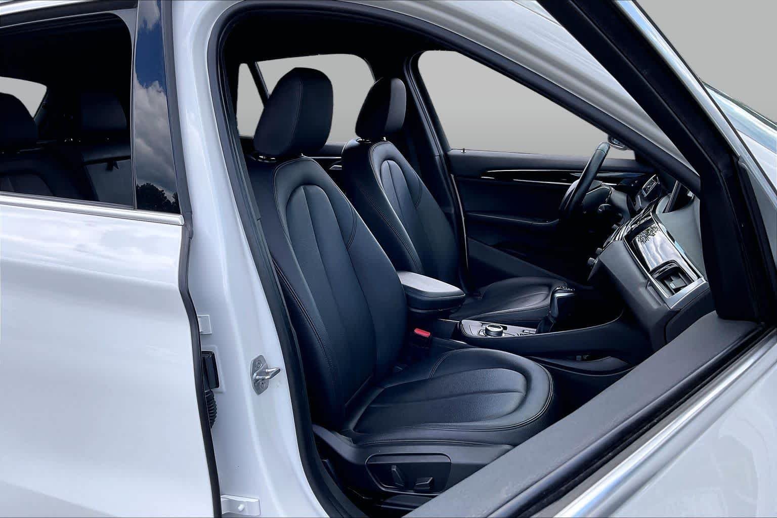 Used 2017 Alpine White BMW xDrive28i image 8