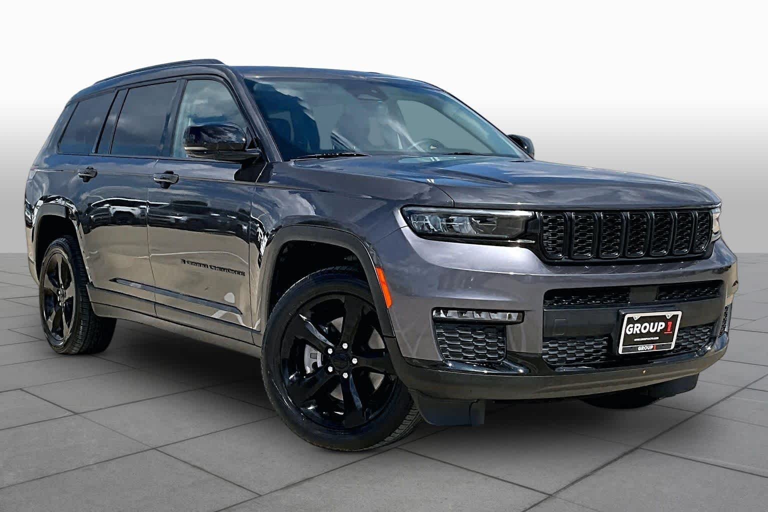 Used 2022 Baltic Gray Metallic Clearcoat Jeep Limited image 3