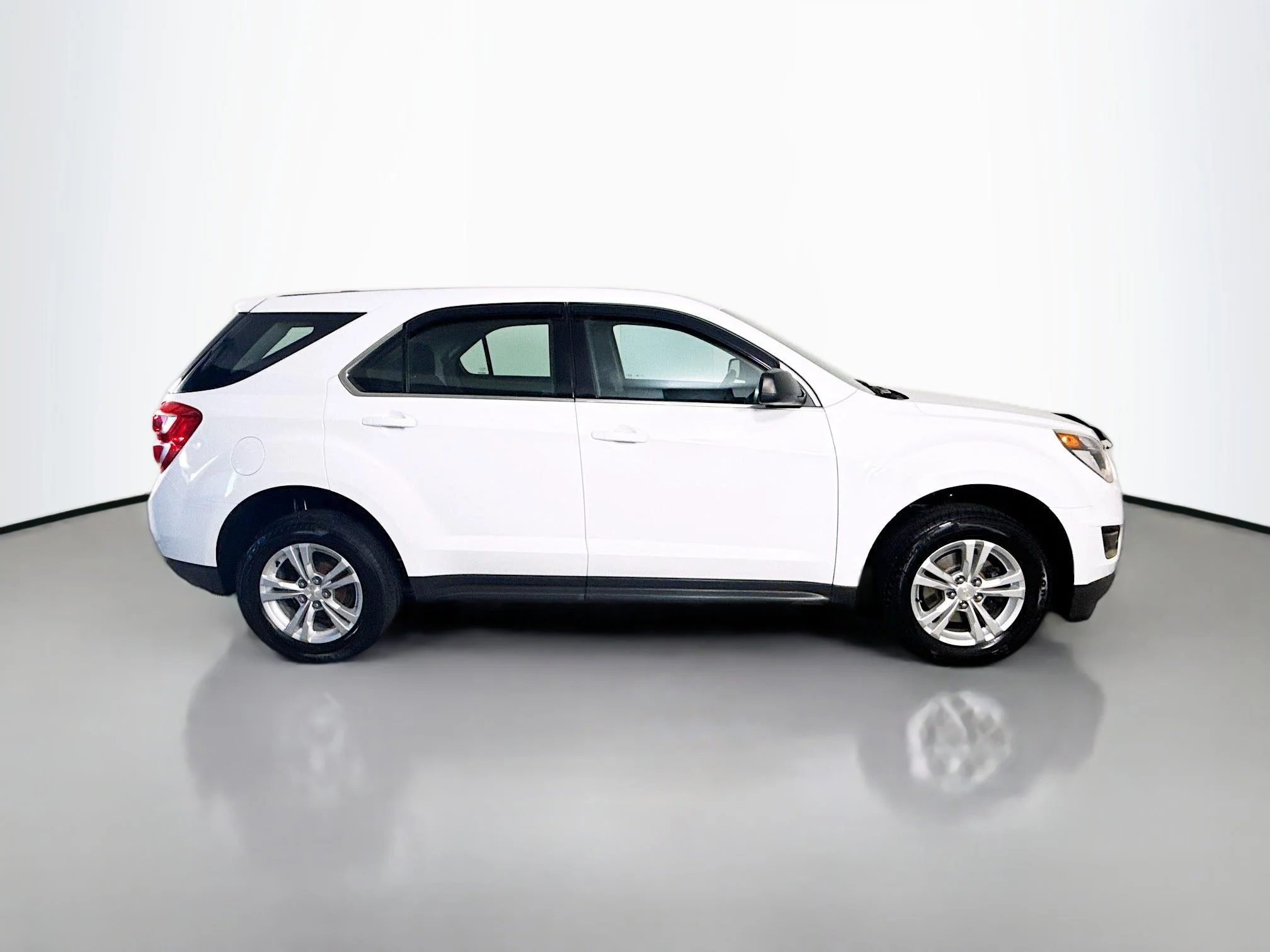 Used 2017 Summit White Chevrolet LS image 8