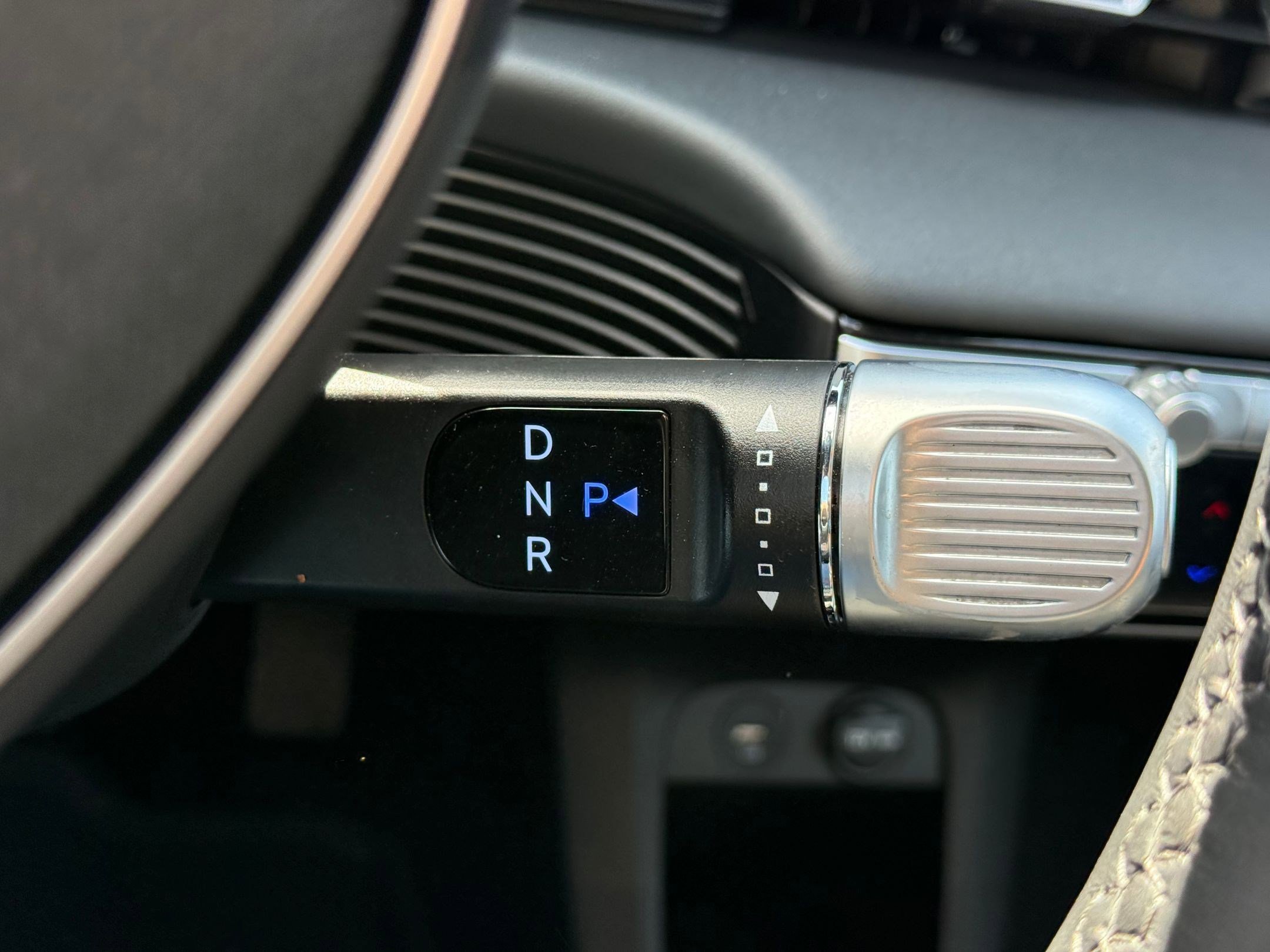 2024 Hyundai IONIQ 5 Limited - Photo 26