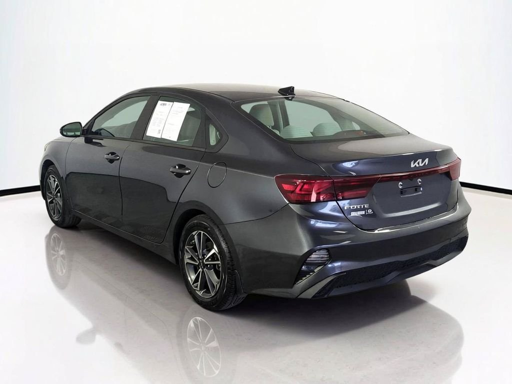 2023 Kia Forte LXS - Photo 7