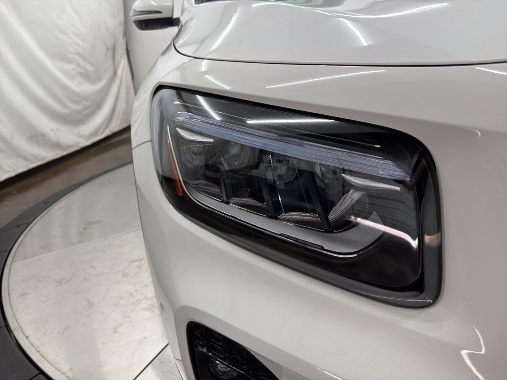 Used 2026 White Mercedes-Benz GLB 250 image 10
