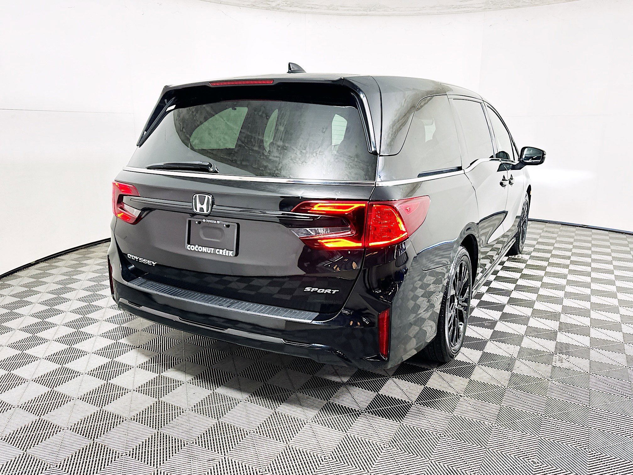 Used 2025 Black Honda Sport-L image 3