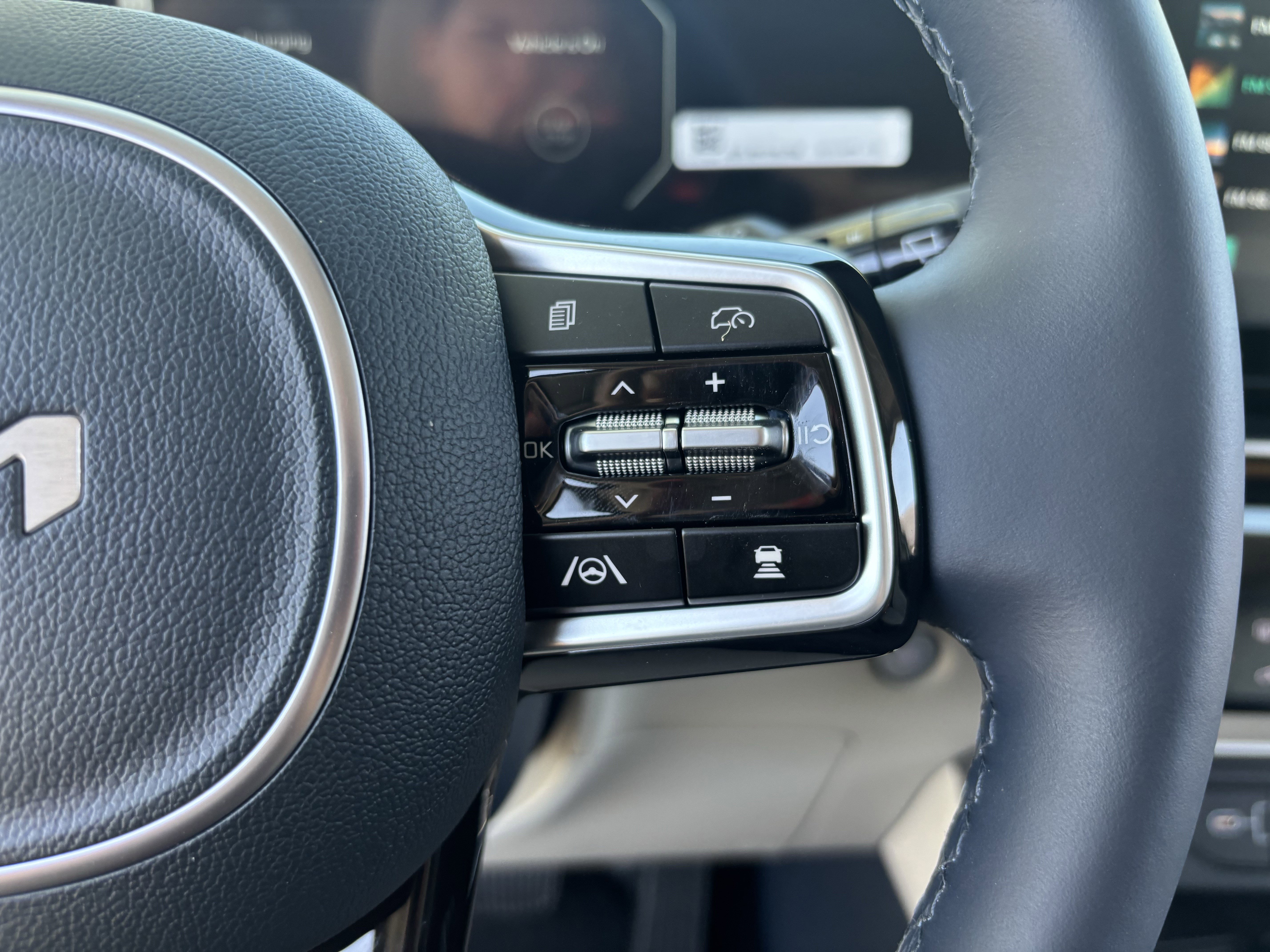 New 2026 Snow White Pearl Kia SX Prestige image 27