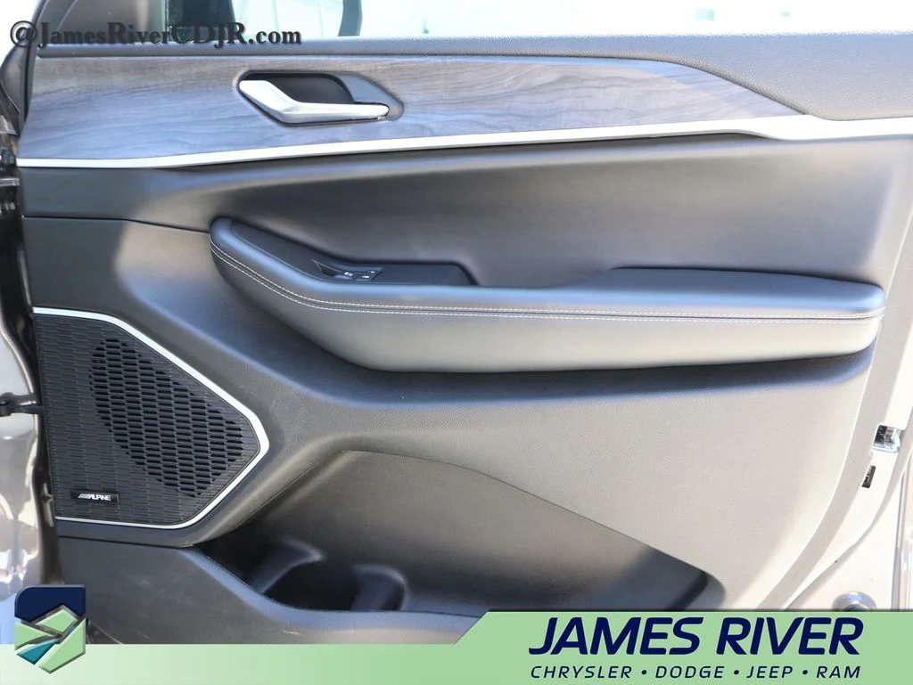 Used 2021 Gray Jeep Limited image 8