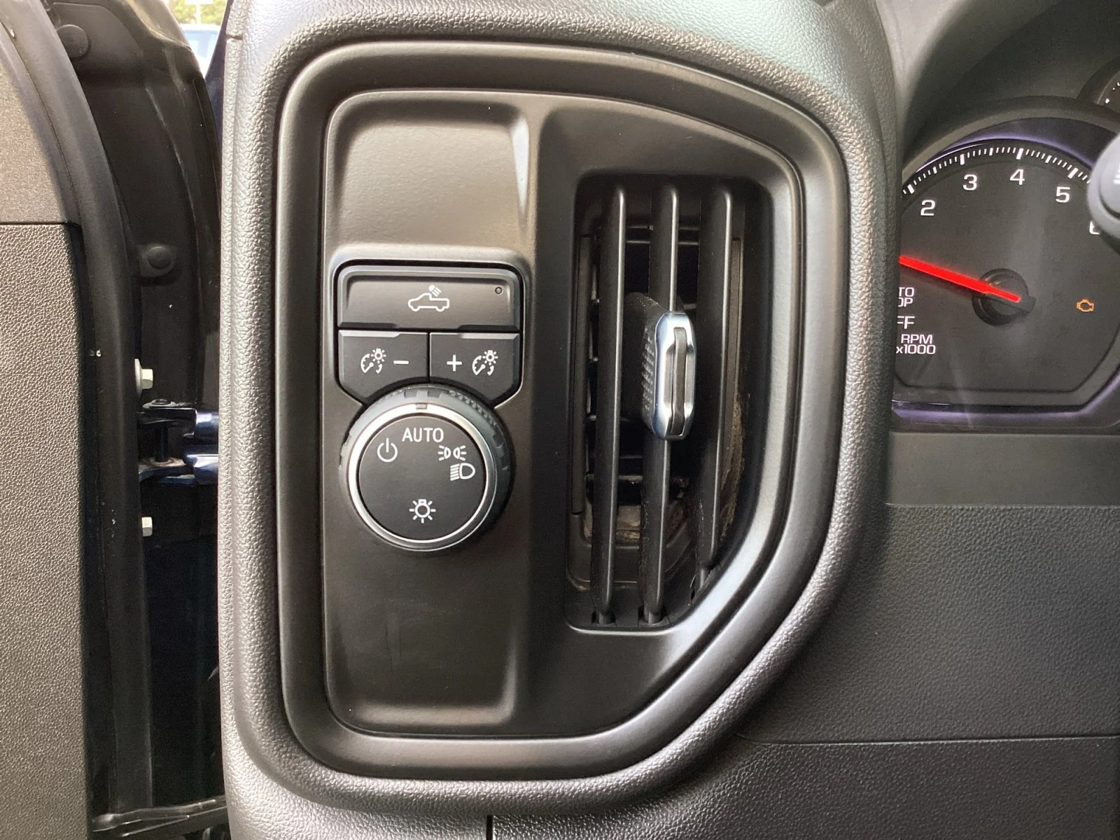 Used 2023 Northsky Blue Metallic Chevrolet Custom image 26