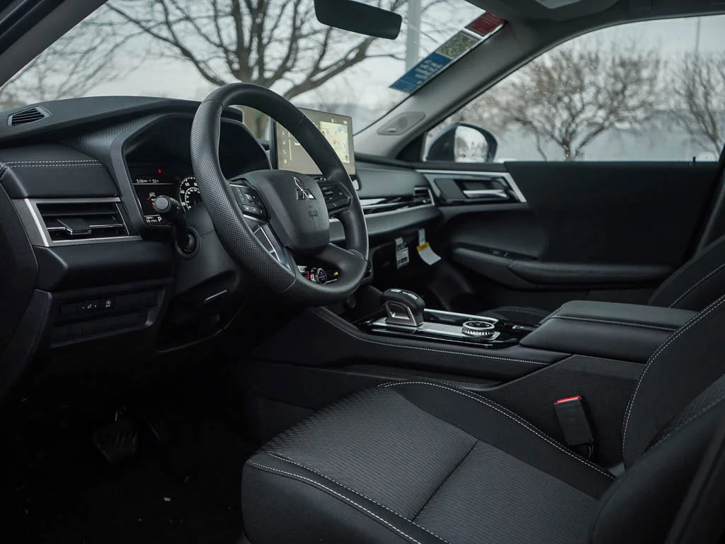 2026 Mitsubishi Outlander ES - Photo 17
