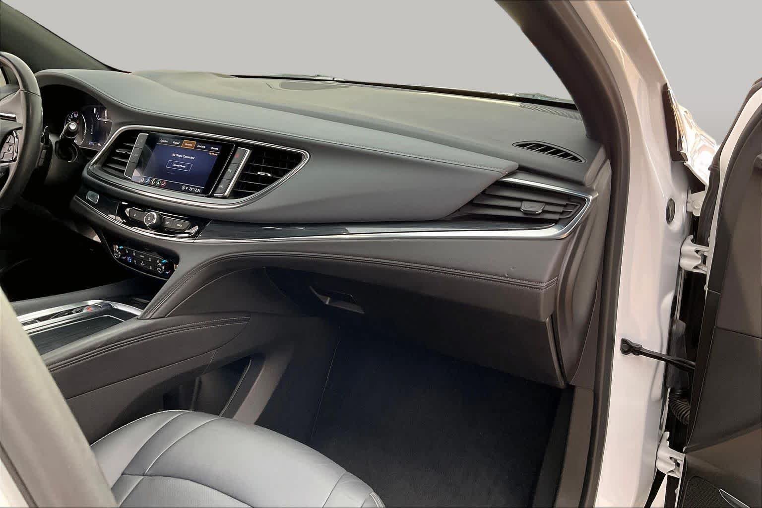 Used 2022 Summit White Buick Premium image 15