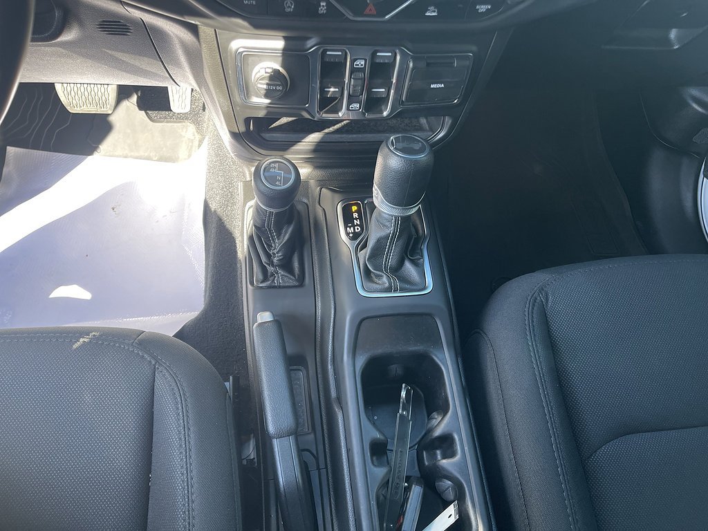 2022 Jeep Wrangler Unlimited Sahara - Photo 28