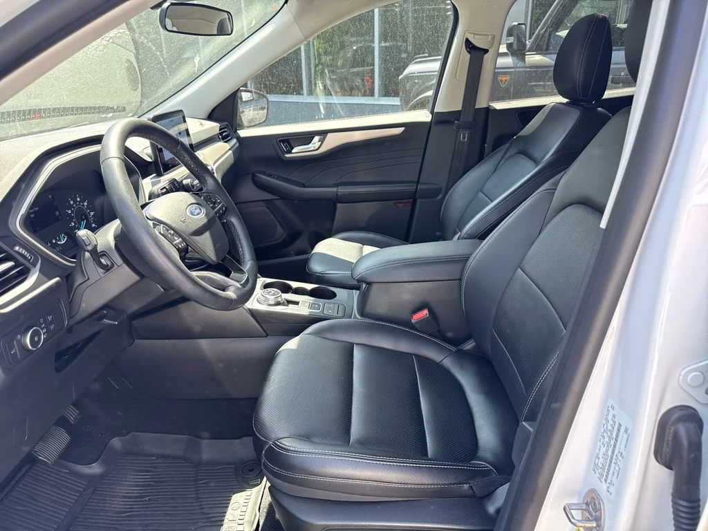 Used 2022 Oxford White Ford SEL image 20