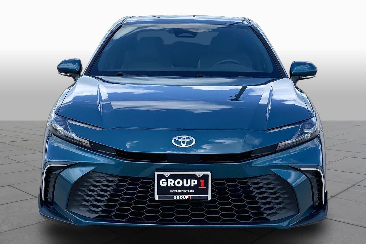 Used 2025 Ocean Gem Toyota SE image 7