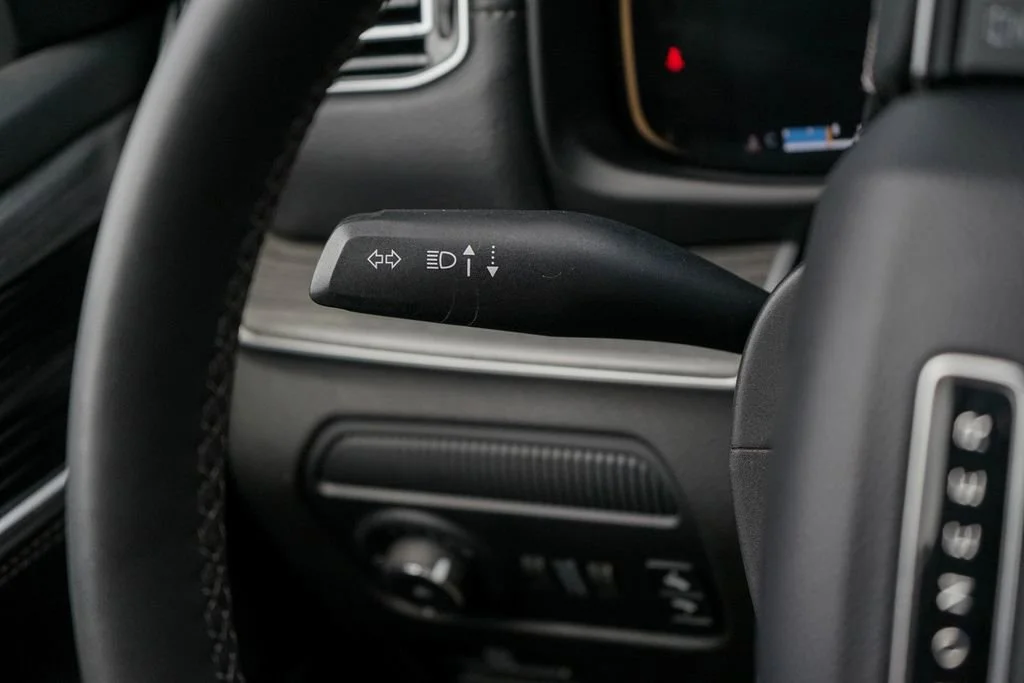 Used 2024 Diamond Black Crystal Pearlcoat Jeep Series II image 22
