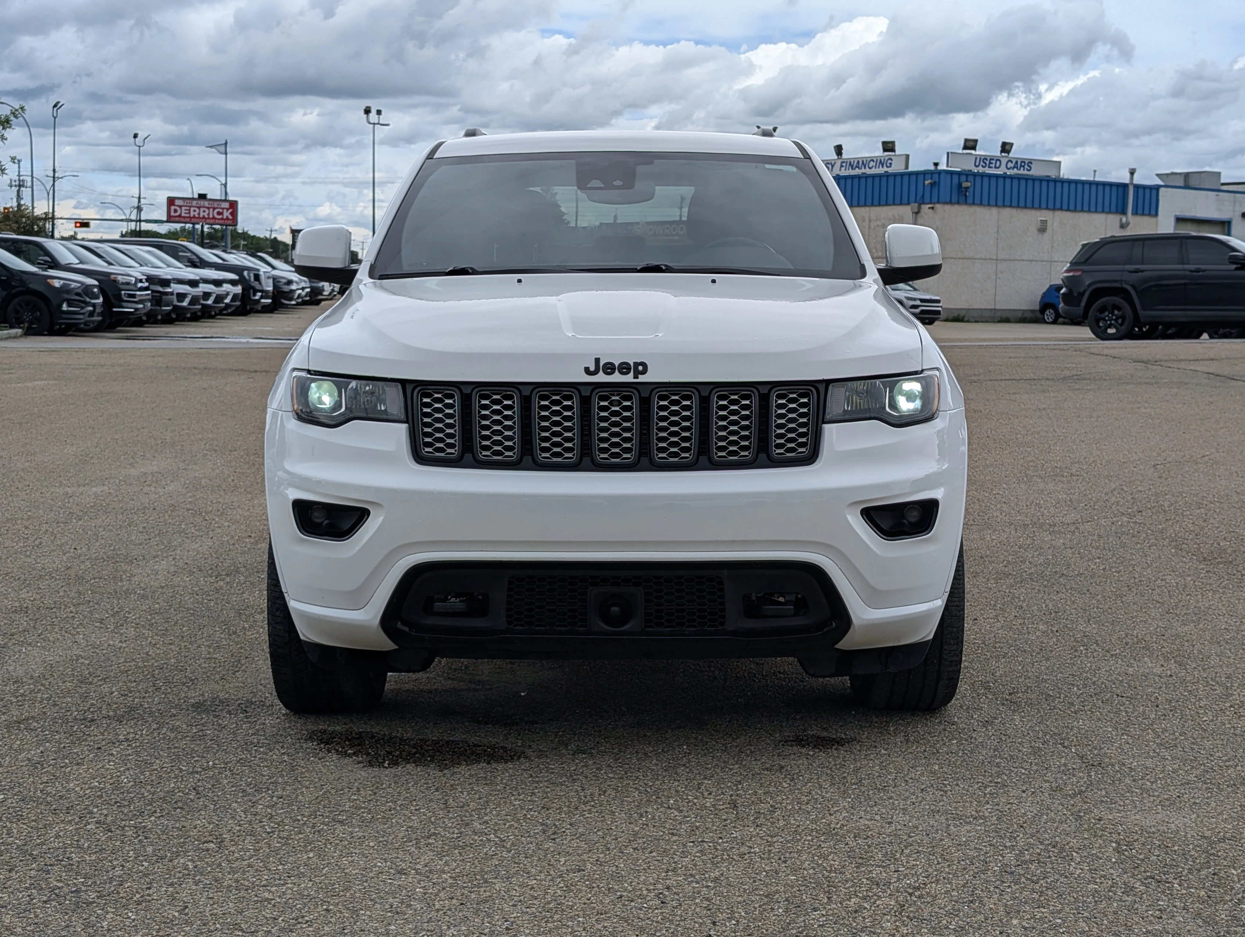 Used 2021 Bright White Jeep Altitude image 10