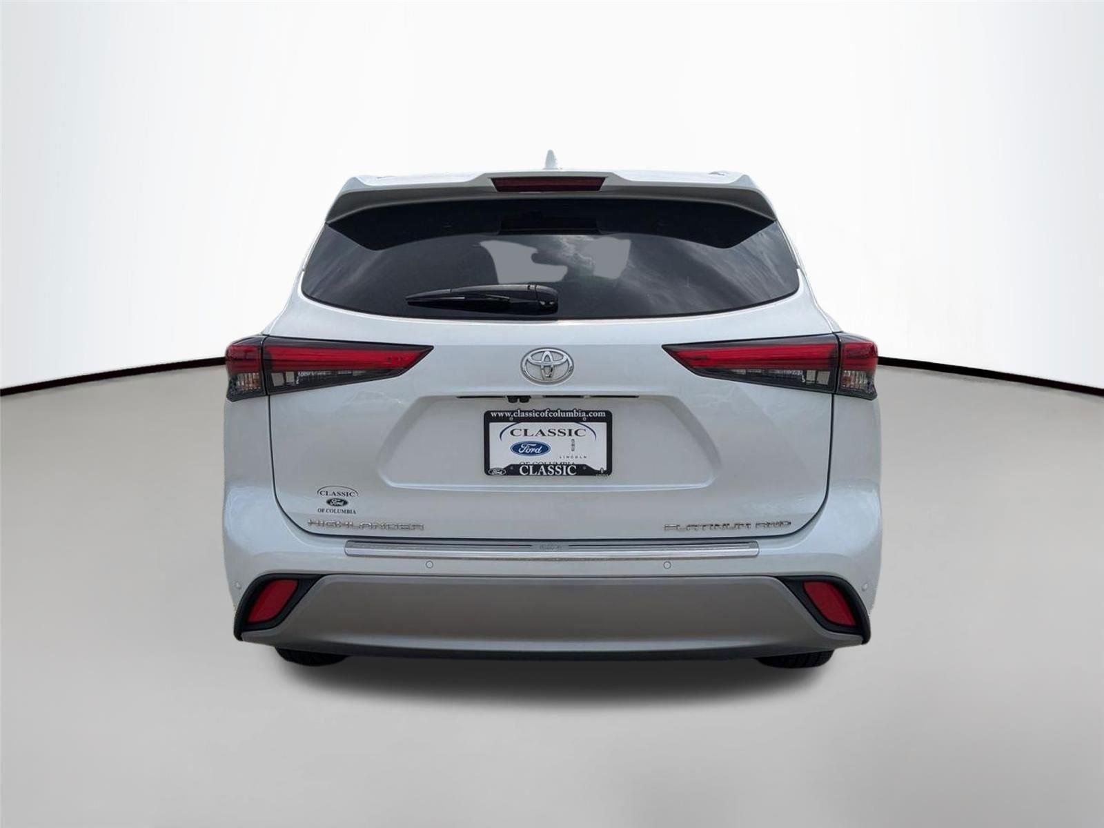 Used 2022 Wind Chill Pearl Toyota Platinum image 6