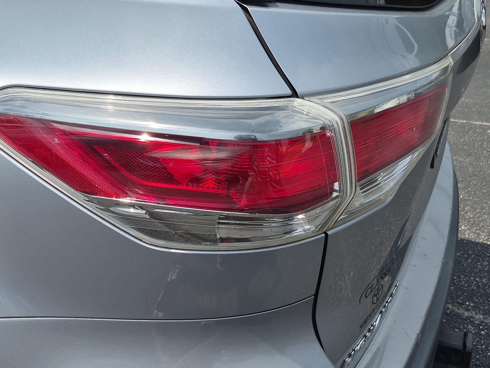 Used 2014 Silver Sky Metallic Toyota Limited image 12