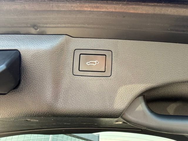 Used 2019 Becketts Black Hyundai SE image 6