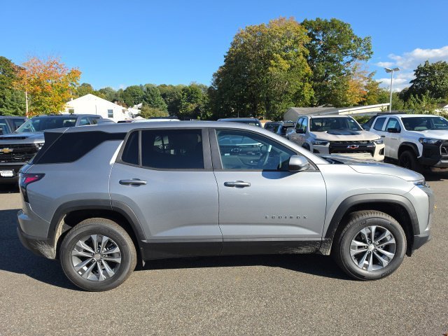 2027 Chevrolet Equinox LT - Photo 8