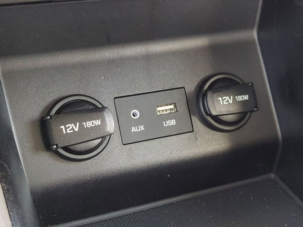 2020 Hyundai Elantra Value Edition - Photo 24